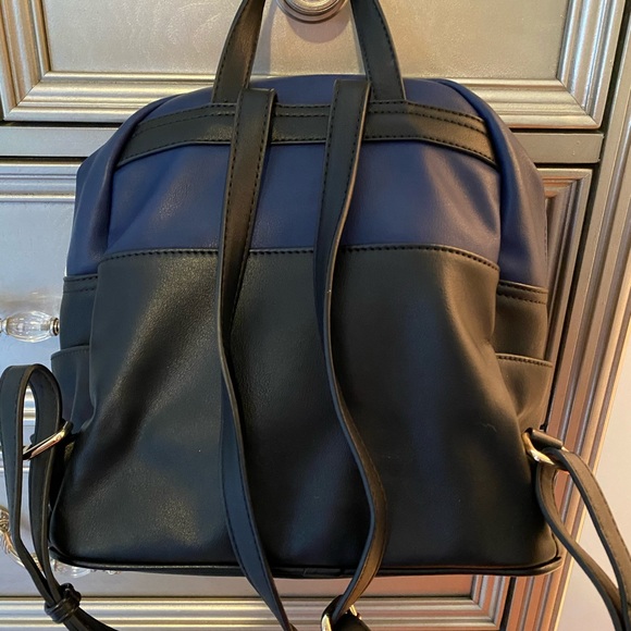 Nordstrom colorblock blue black zipper backpack - Picture 7 of 9